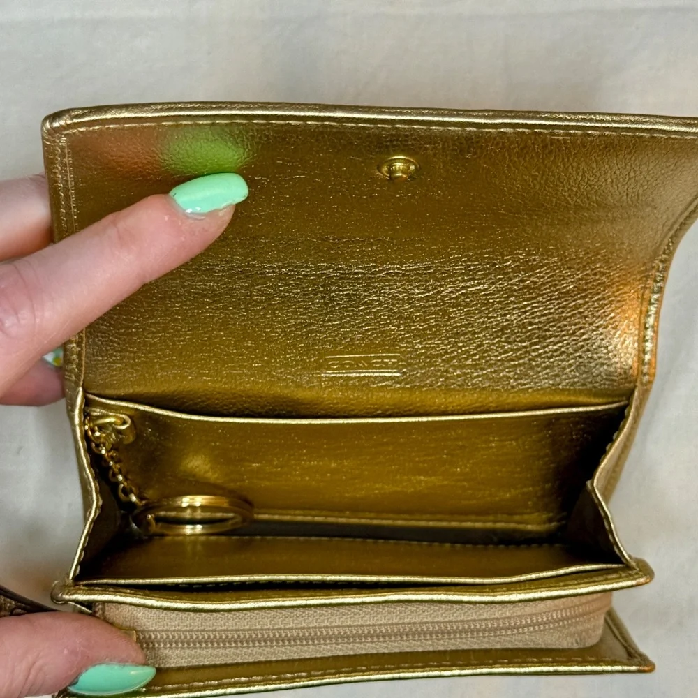 LIKE NEW COACH Hamptons Signature Multifunction Wallet F40261 Bronze/Khaki - Picture 6 of 8